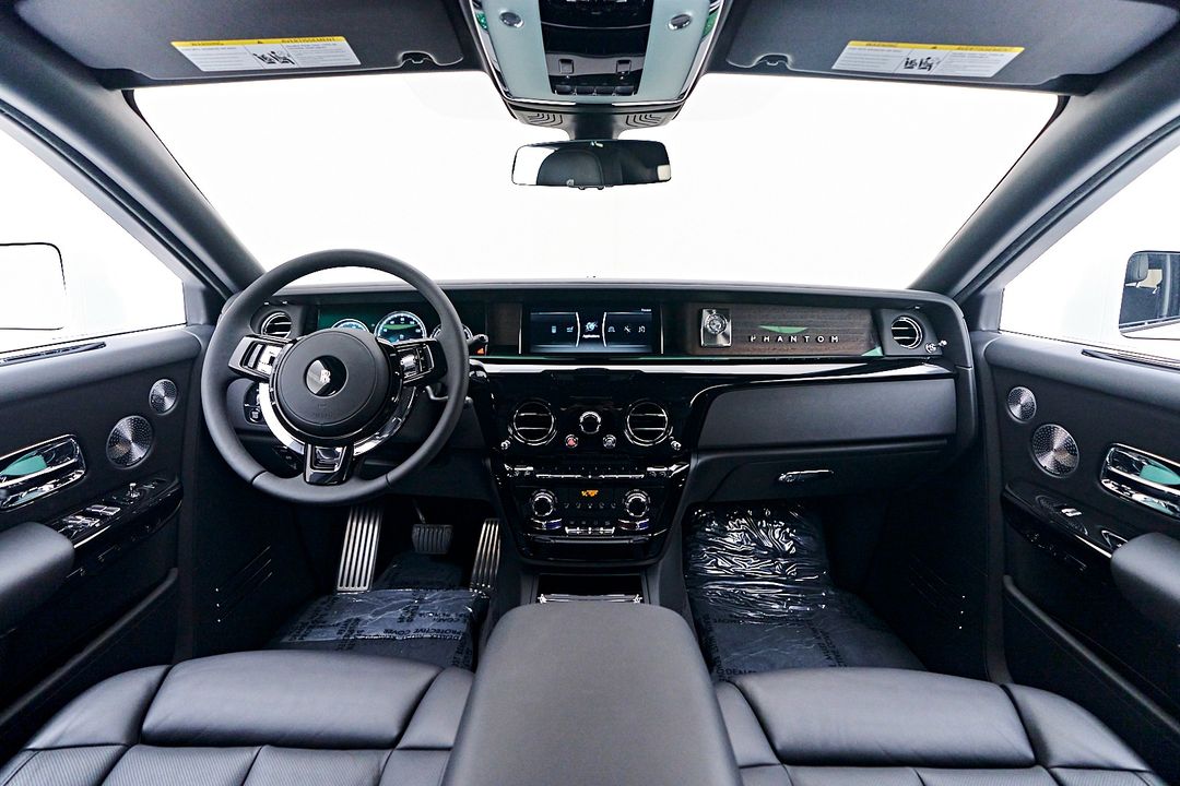 2023 Rolls-Royce Phantom