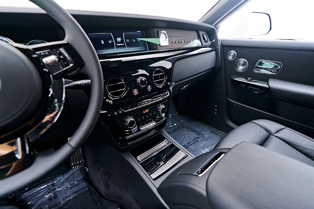 2023 Rolls-Royce Phantom