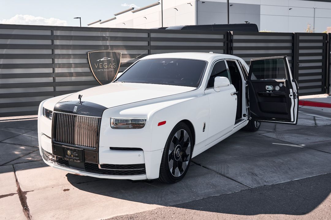 2023 Rolls-Royce Phantom