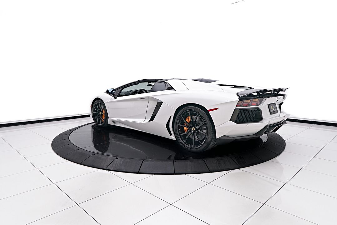 2017 Lamborghini Aventador