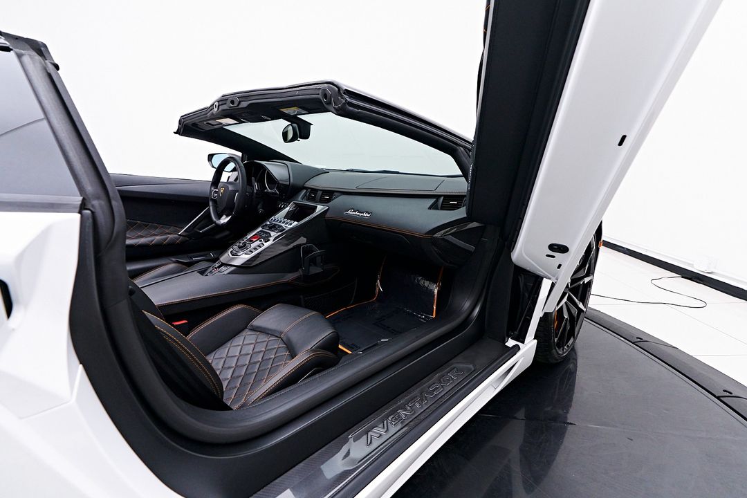 2017 Lamborghini Aventador