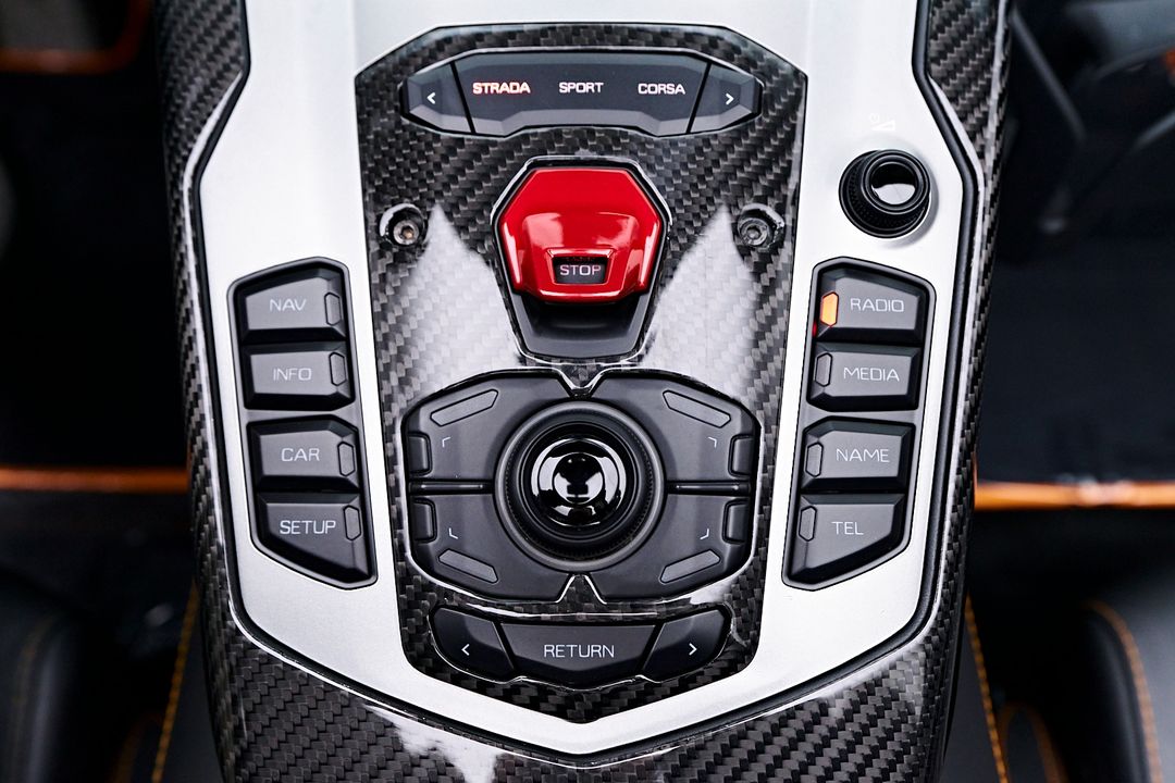 2017 Lamborghini Aventador