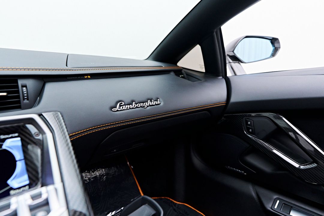 2017 Lamborghini Aventador