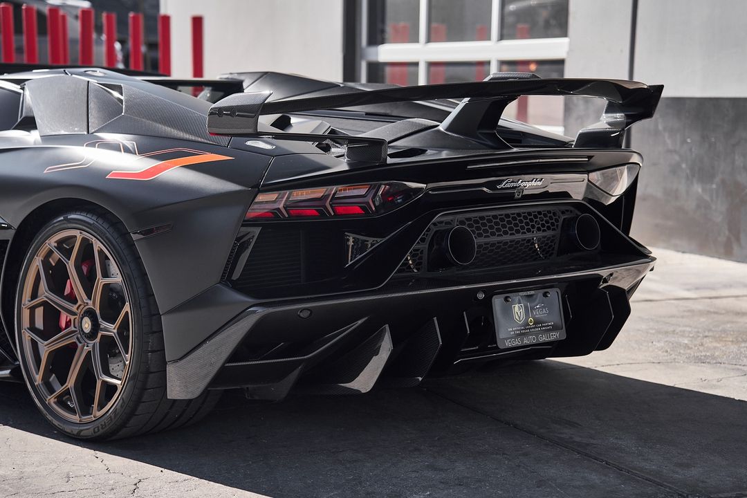 2021 Lamborghini Aventador SVJ