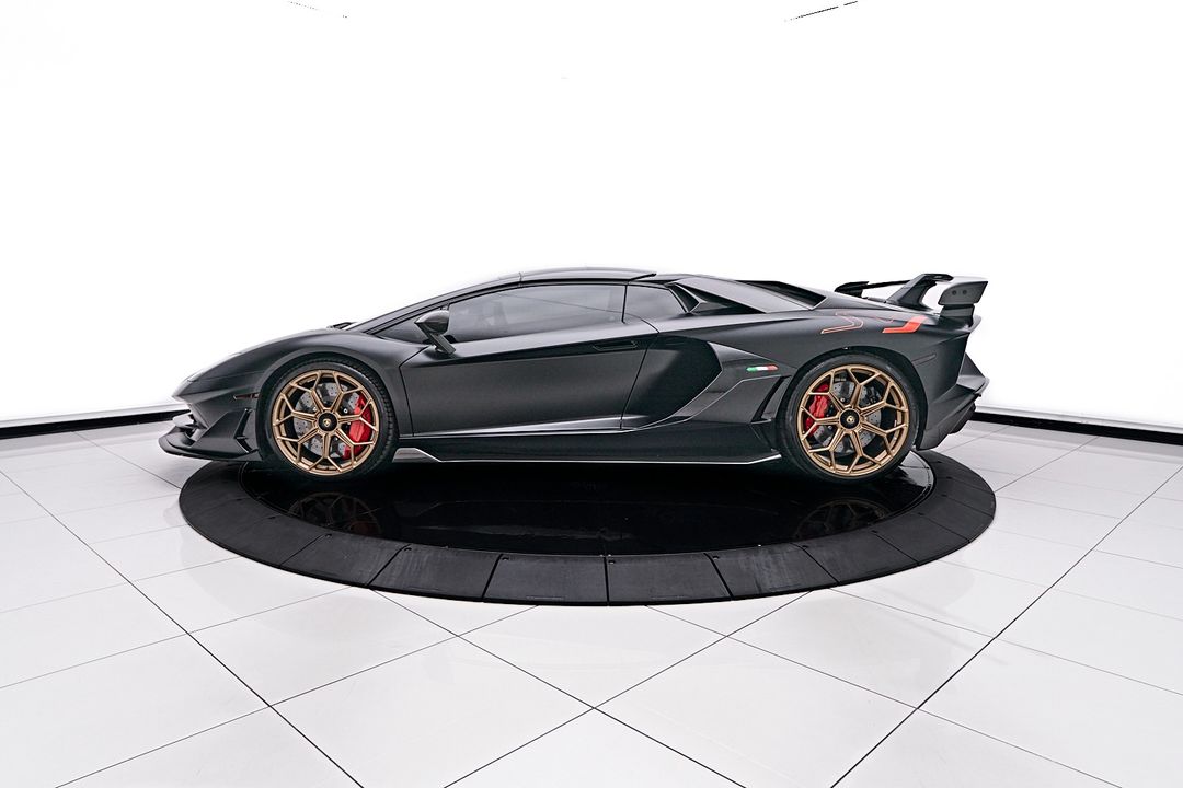 2021 Lamborghini Aventador SVJ