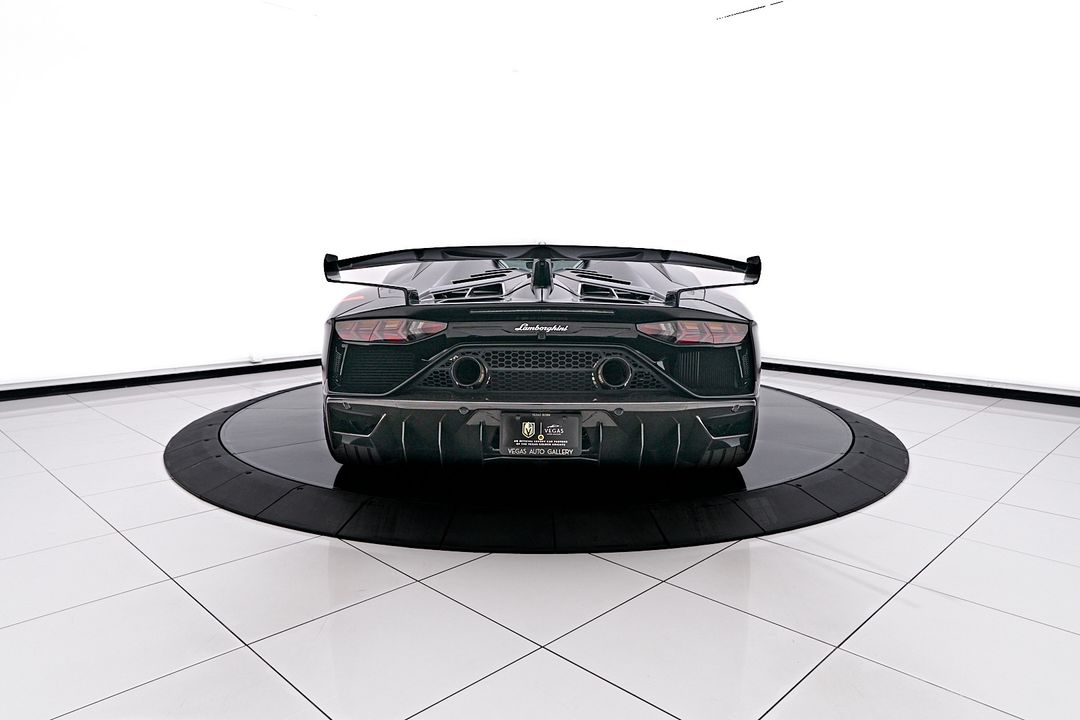 2021 Lamborghini Aventador SVJ