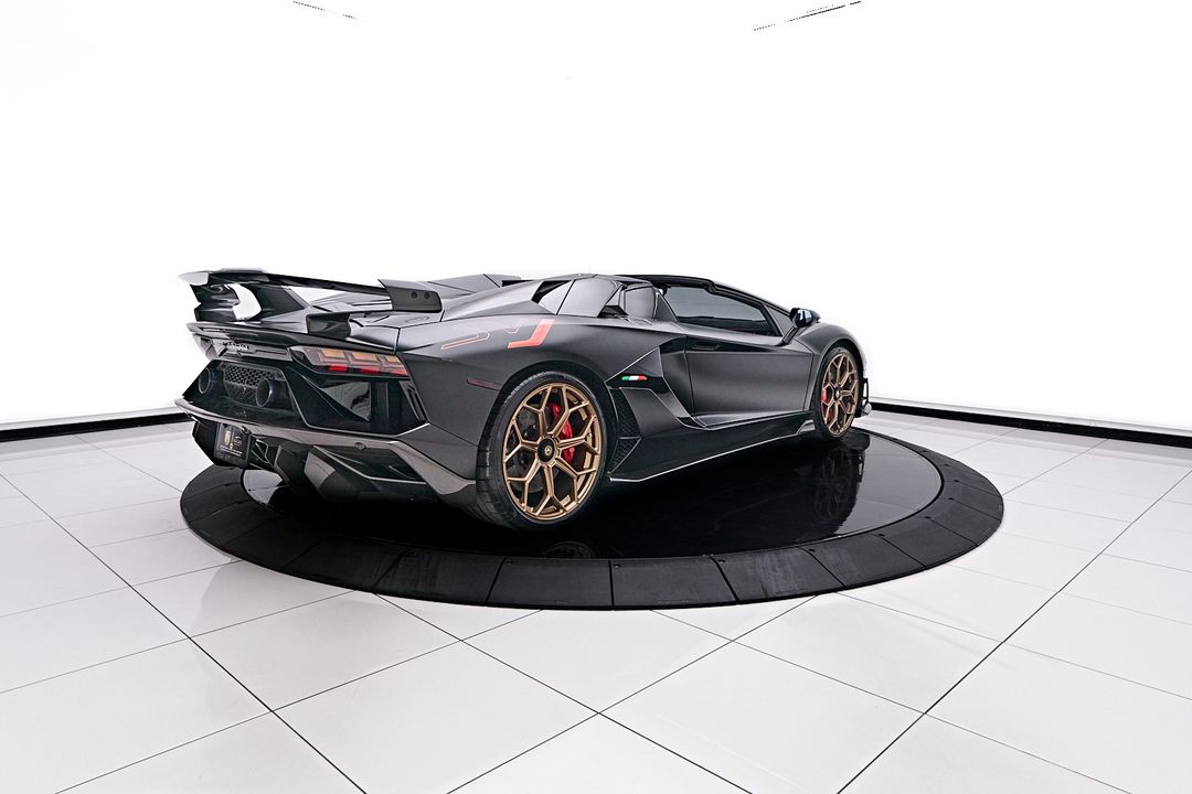 2021 Lamborghini Aventador SVJ
