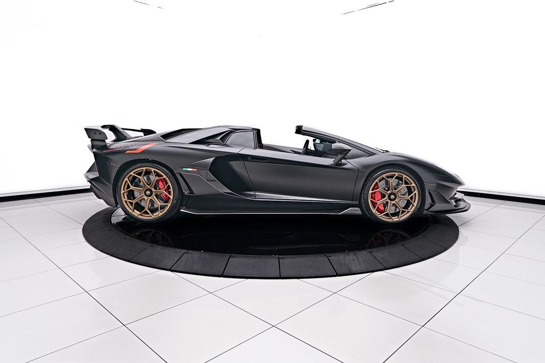 2021 Lamborghini Aventador SVJ