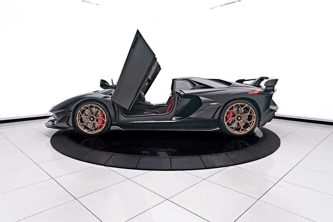 2021 Lamborghini Aventador SVJ
