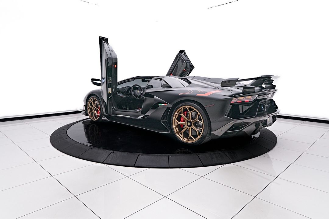 2021 Lamborghini Aventador SVJ