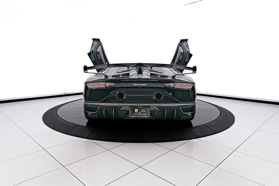 2021 Lamborghini Aventador SVJ