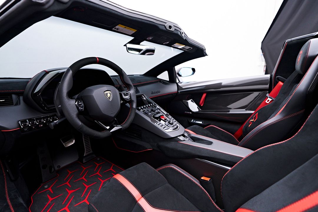 2021 Lamborghini Aventador SVJ