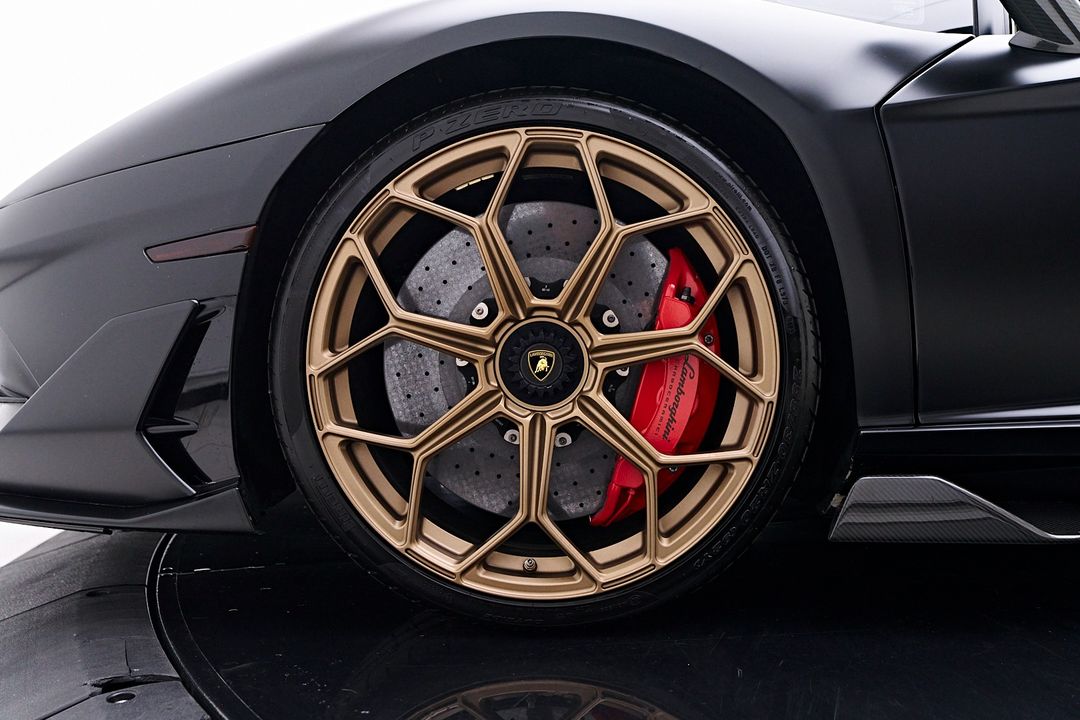 2021 Lamborghini Aventador SVJ
