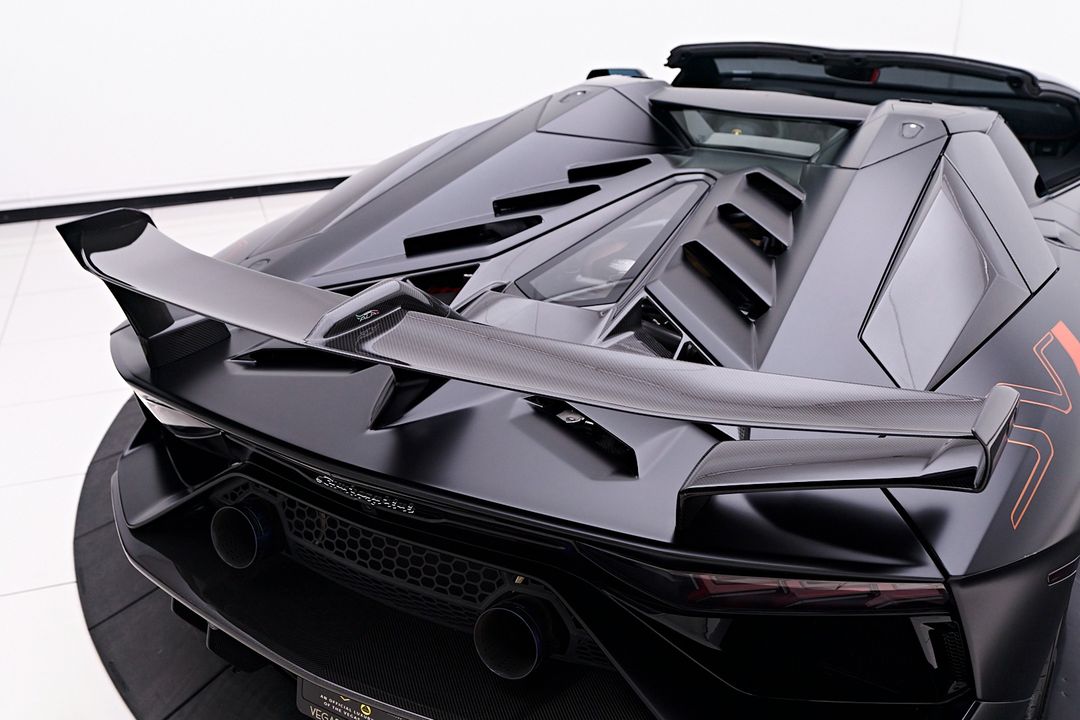 2021 Lamborghini Aventador SVJ