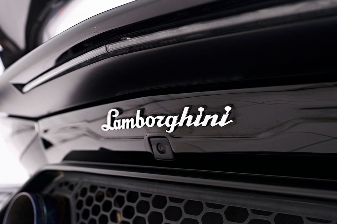 2021 Lamborghini Aventador SVJ