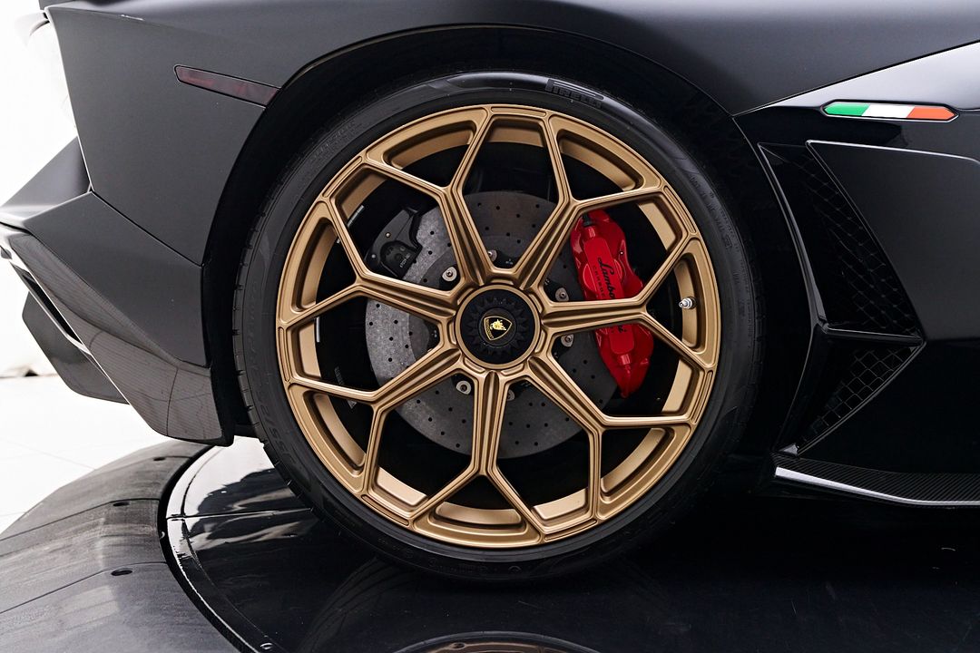 2021 Lamborghini Aventador SVJ