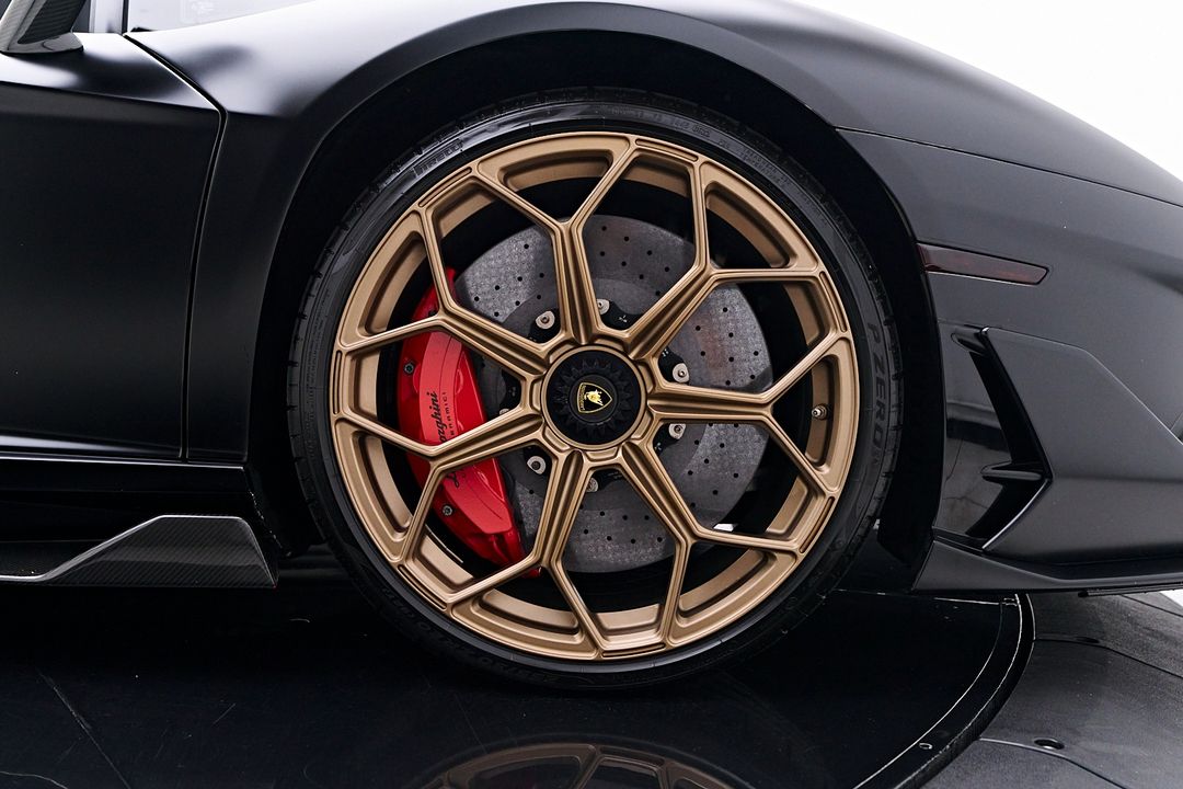 2021 Lamborghini Aventador SVJ