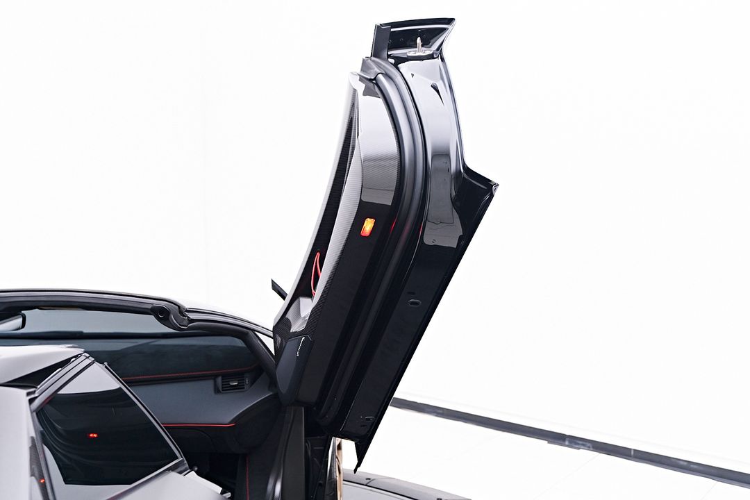 2021 Lamborghini Aventador SVJ