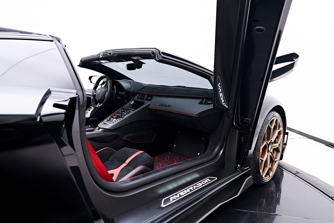 2021 Lamborghini Aventador SVJ