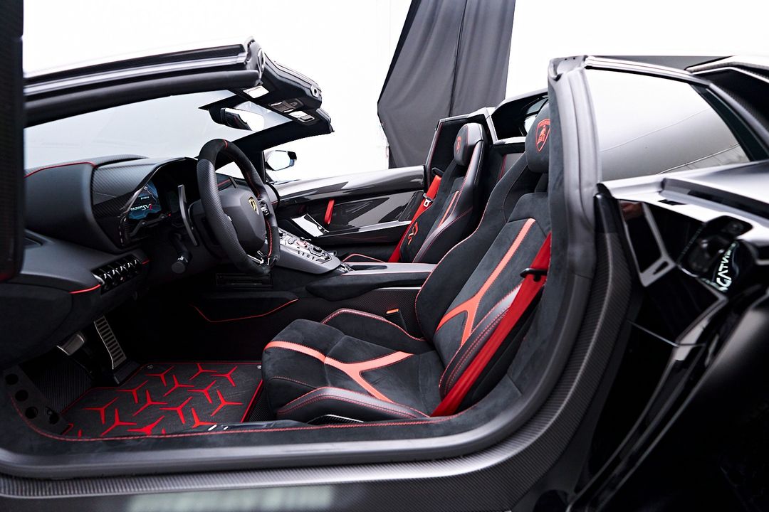 2021 Lamborghini Aventador SVJ
