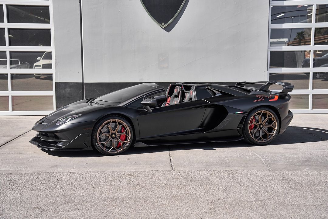 2021 Lamborghini Aventador SVJ