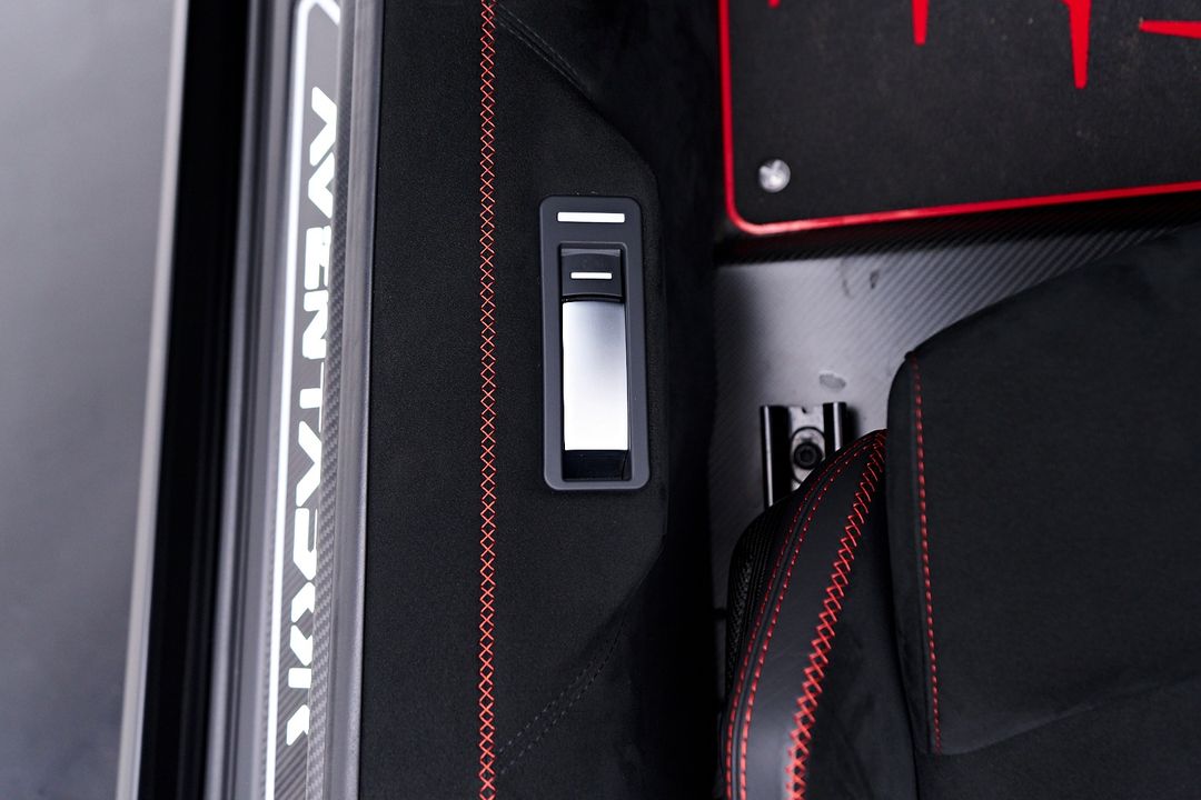 2021 Lamborghini Aventador SVJ