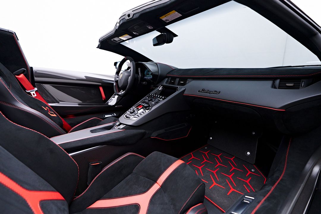 2021 Lamborghini Aventador SVJ