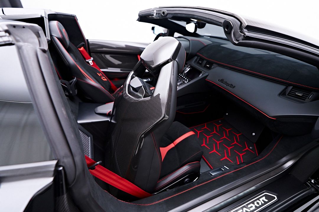 2021 Lamborghini Aventador SVJ