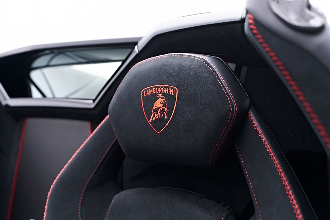 2021 Lamborghini Aventador SVJ