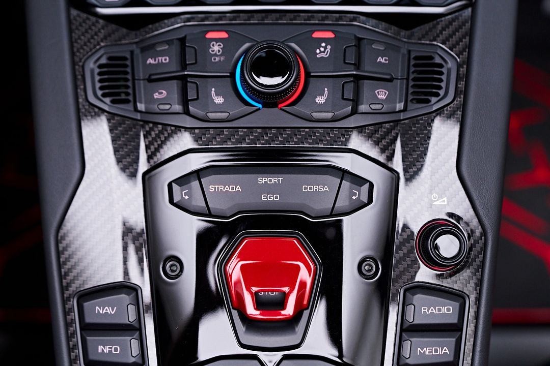 2021 Lamborghini Aventador SVJ