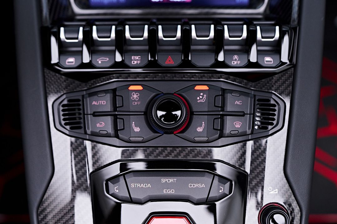 2021 Lamborghini Aventador SVJ