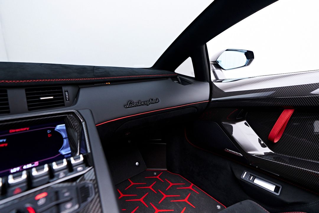 2021 Lamborghini Aventador SVJ