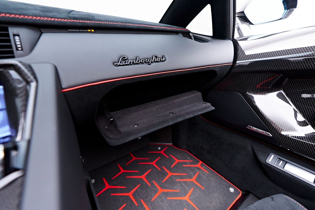 2021 Lamborghini Aventador SVJ