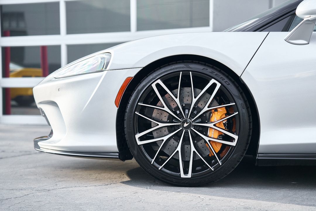 2023 McLaren GT