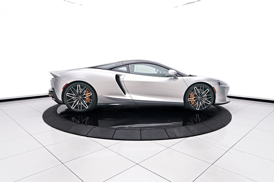 2023 McLaren GT