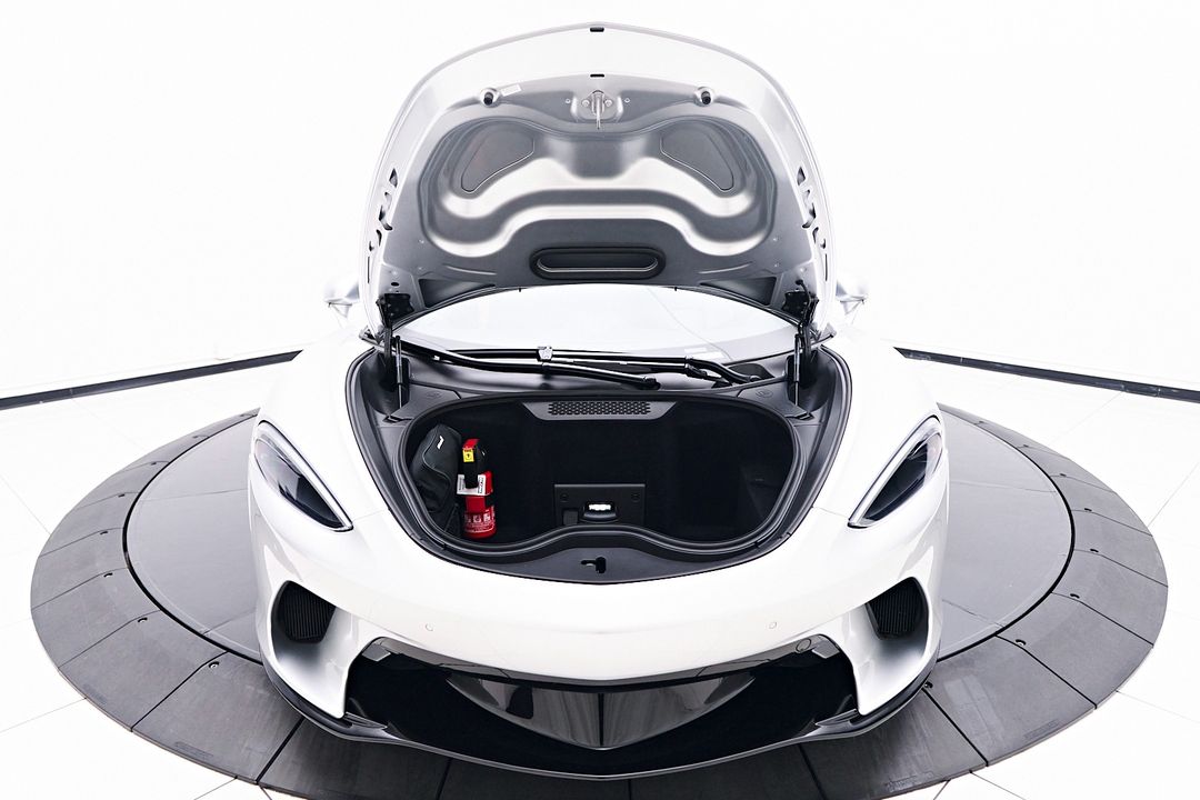 2023 McLaren GT