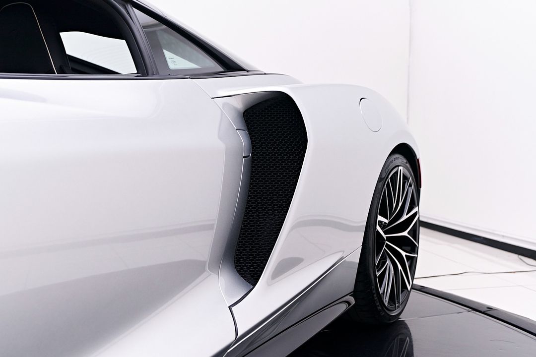2023 McLaren GT