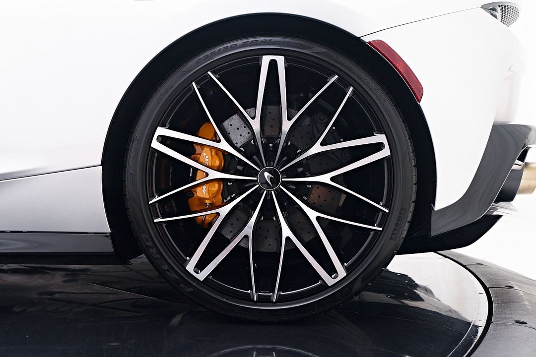 2023 McLaren GT
