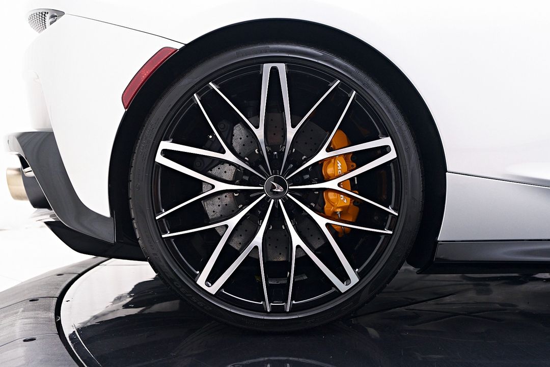 2023 McLaren GT