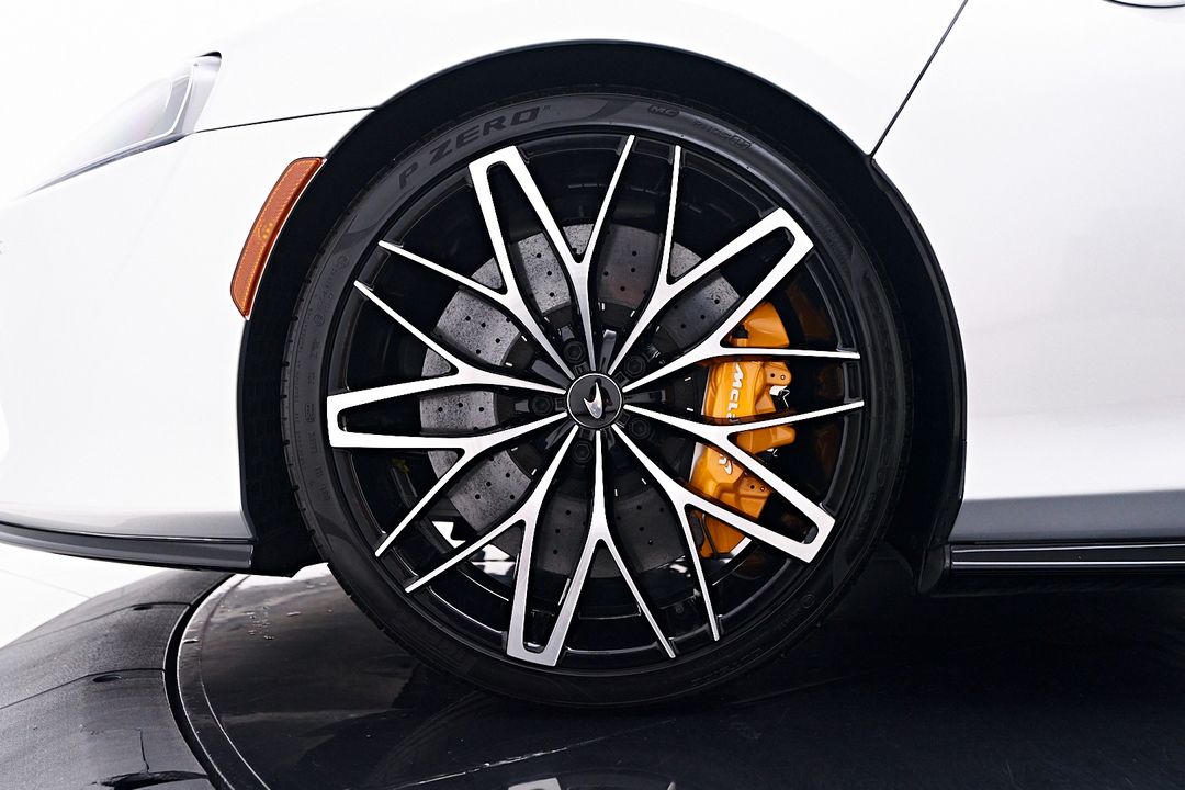 2023 McLaren GT