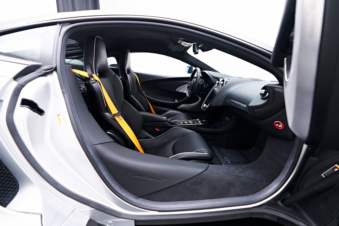 2023 McLaren GT