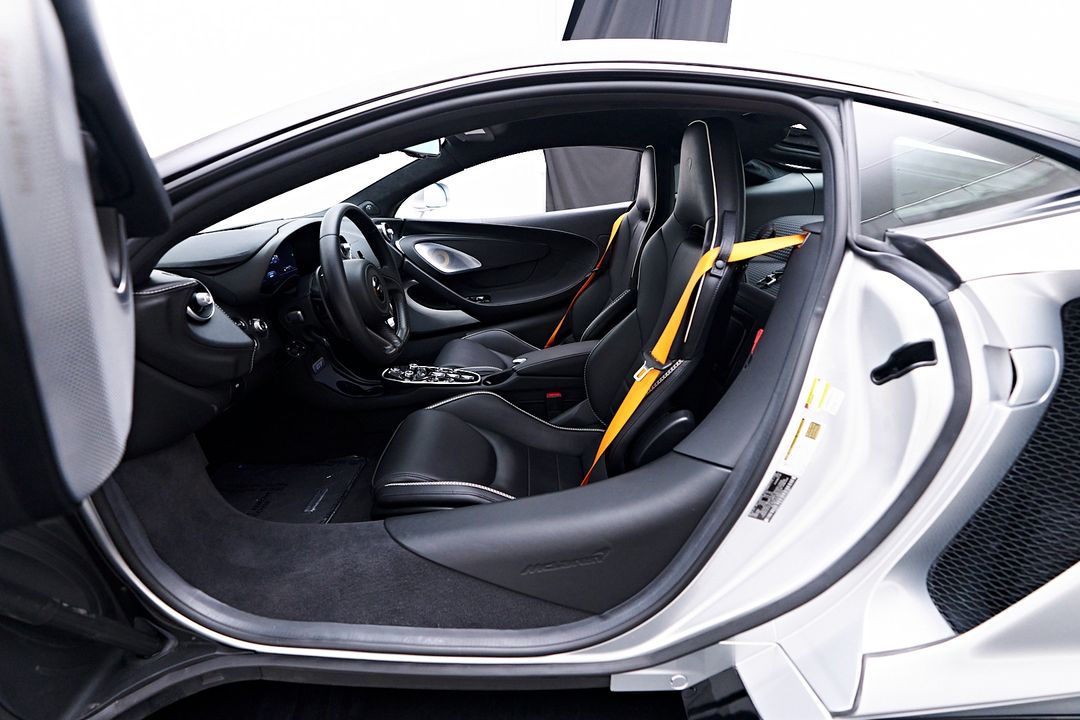 2023 McLaren GT
