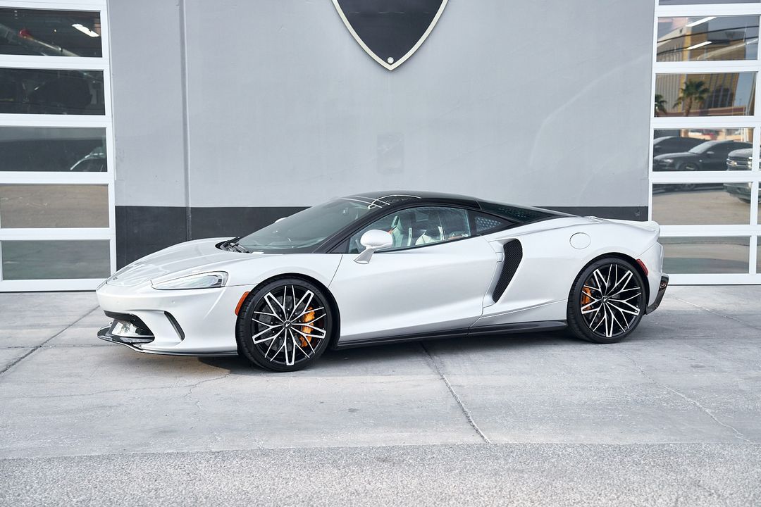 2023 McLaren GT