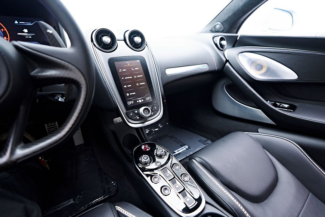 2023 McLaren GT