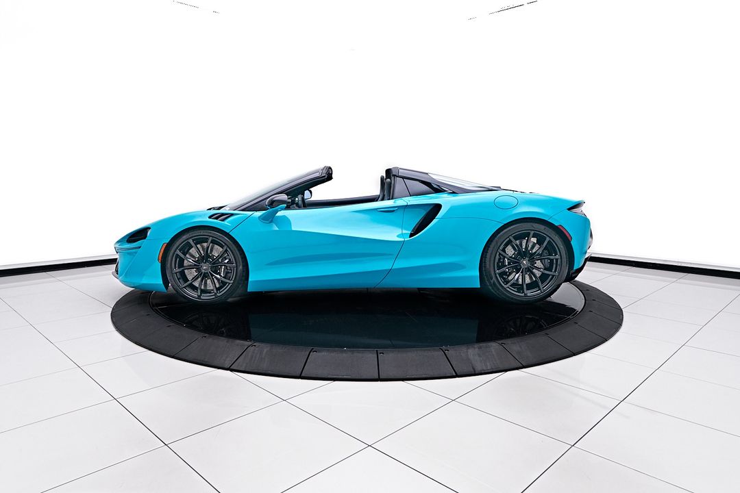 2025 McLaren Artura