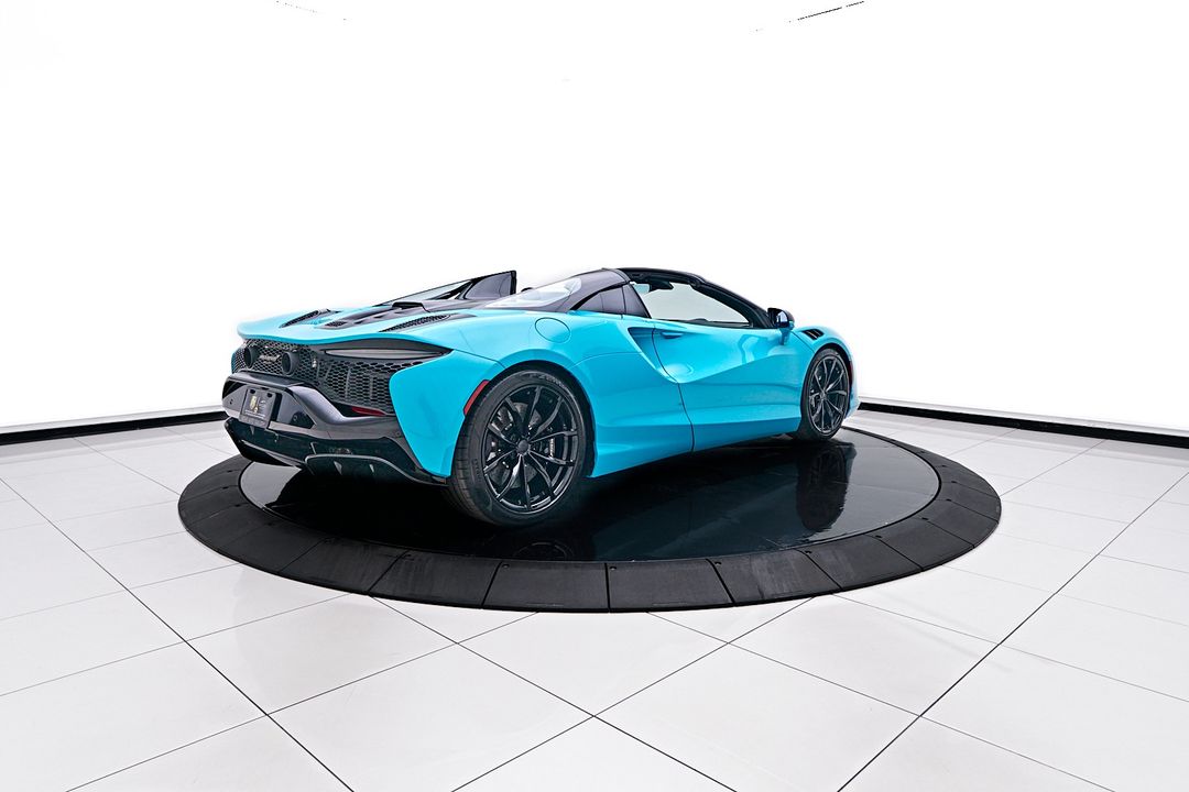 2025 McLaren Artura