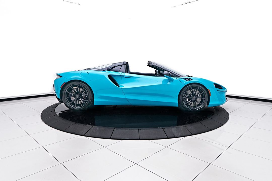 2025 McLaren Artura