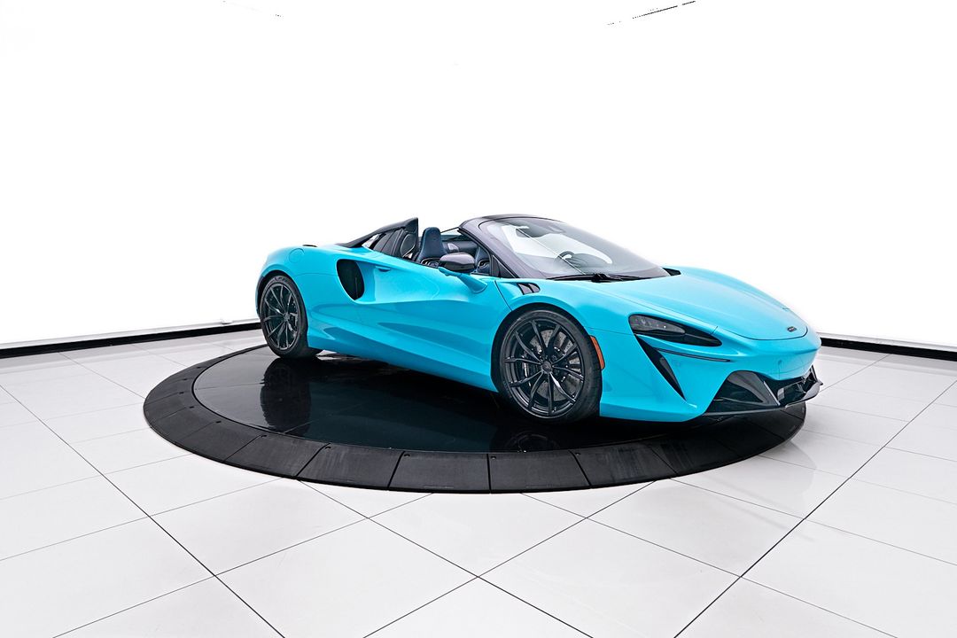 2025 McLaren Artura