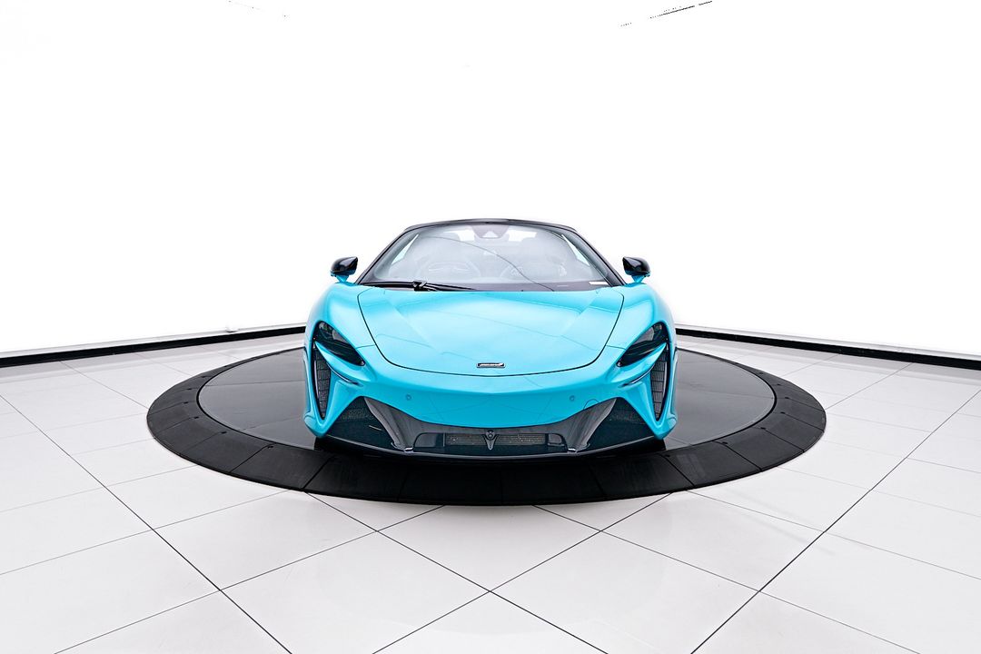 2025 McLaren Artura