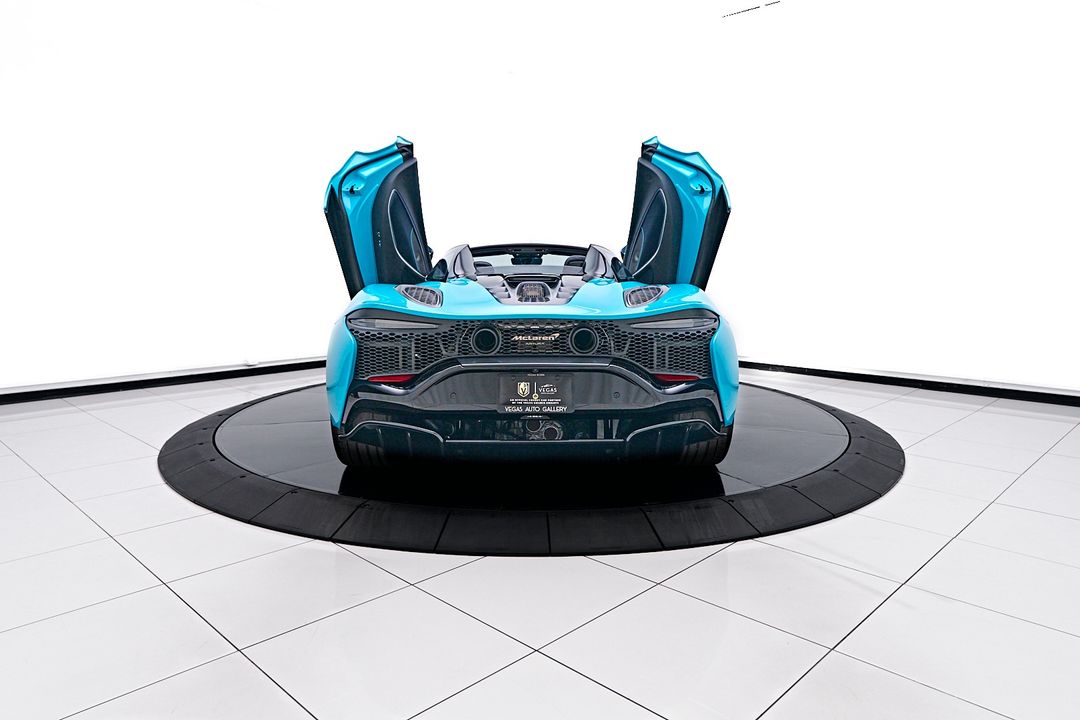 2025 McLaren Artura